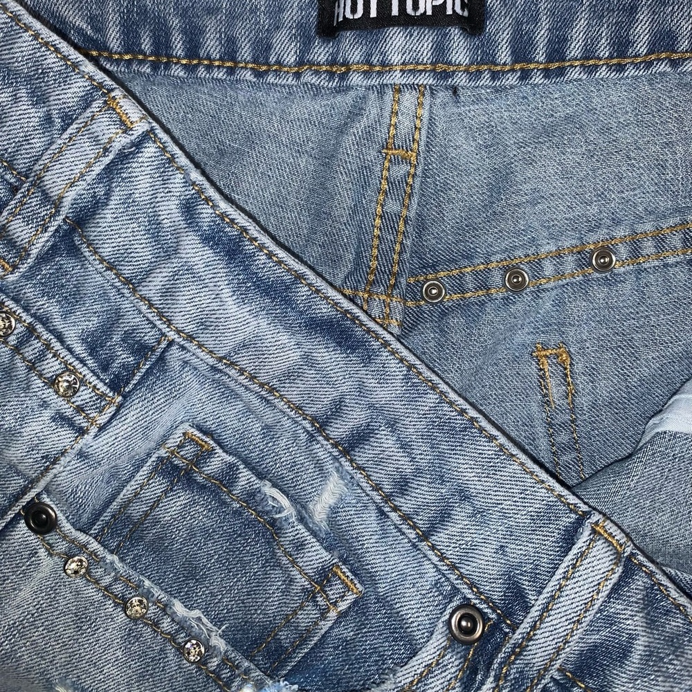 Hot Topic Distressed Skull Shorts - Picture 6 of 11